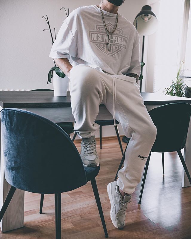 Men’s Sports Pants Muscle Fit Korean Training Joggers Plus Size Casual Running Pants for All Seasons