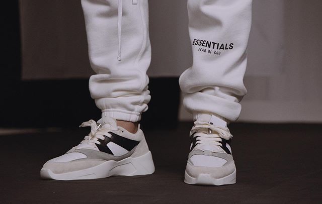 Men’s Sports Pants Muscle Fit Korean Training Joggers Plus Size Casual Running Pants for All Seasons