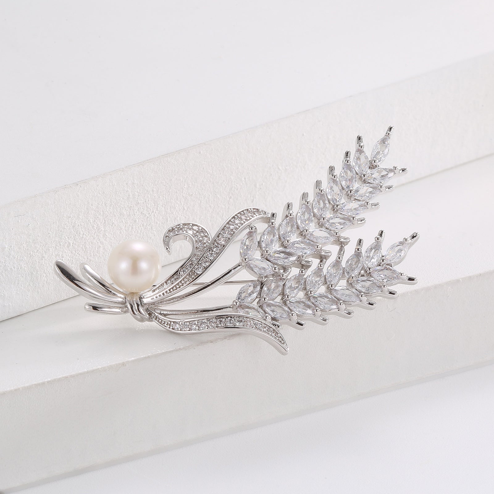 Elegant Wheat Style Brooch for Women Gold & Silver Plated Flower Pin Niche Fashion Accessory