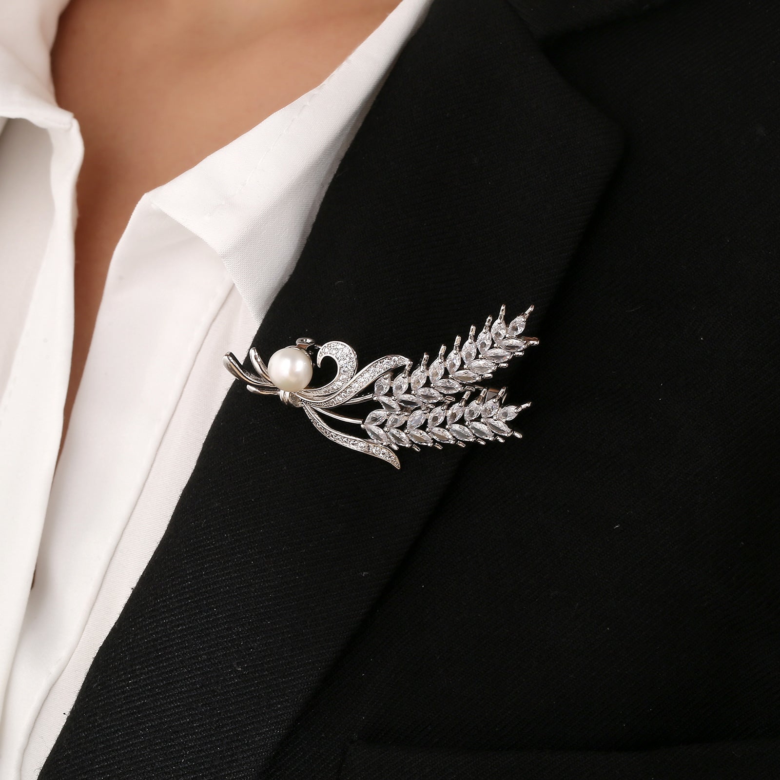 Elegant Wheat Style Brooch for Women Gold & Silver Plated Flower Pin Niche Fashion Accessory