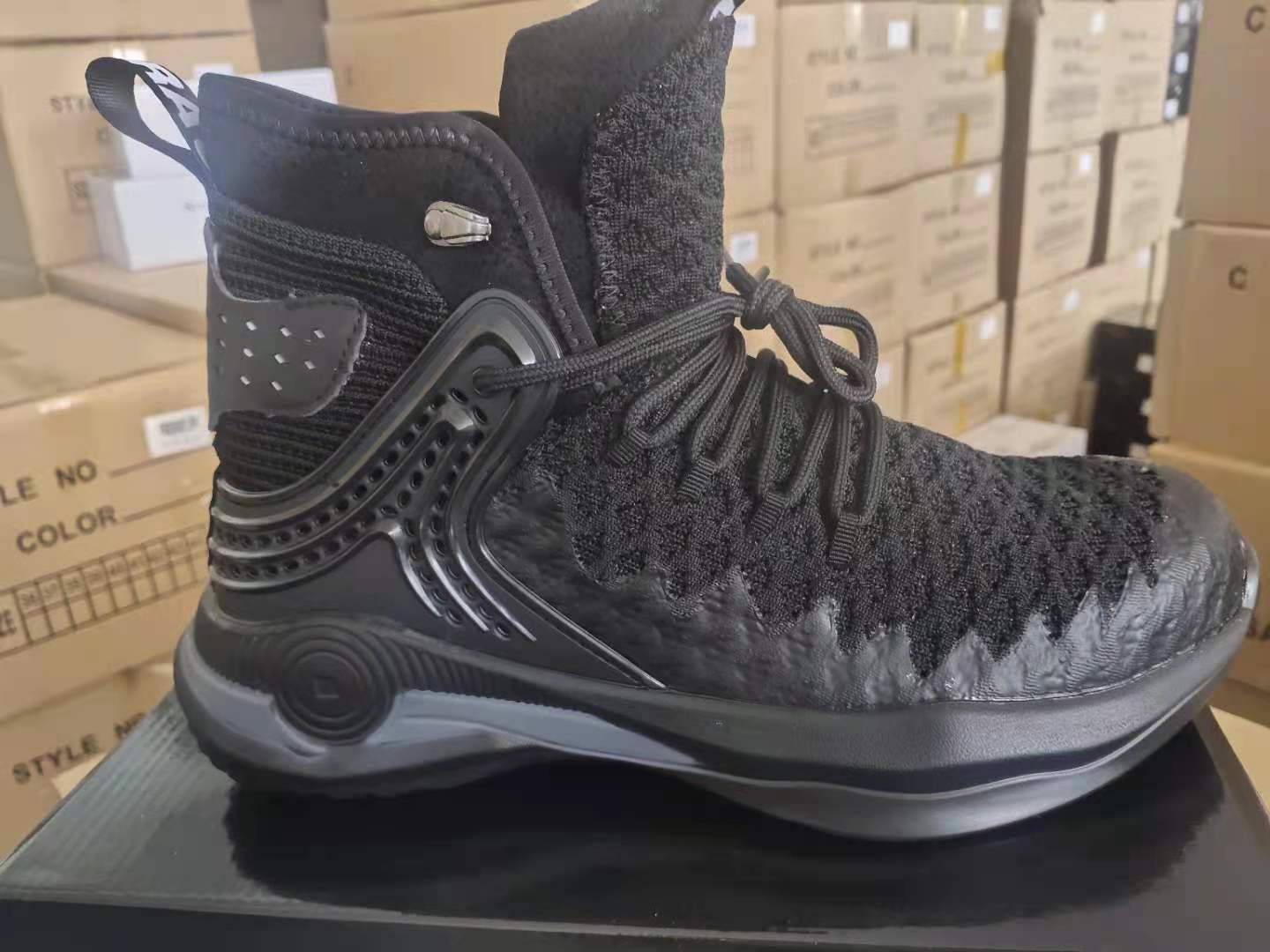 High-Top Safety Shoes for Men Steel Toe Work Boots Breathable Anti-Slip Puncture-Proof Construction Footwear Hiking & Industrial Boots